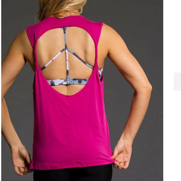 Onzie Twist Back Top - Picture 2 of 4